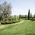 Podere San Giuseppe Bed & Breakfast 4*