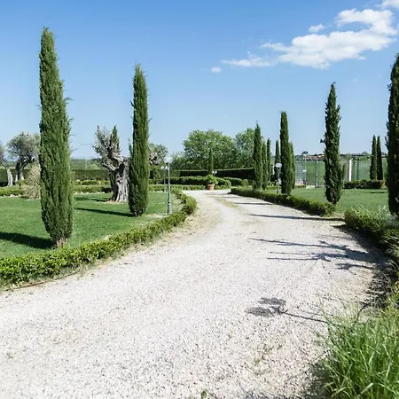 Podere San Giuseppe 4* 拉戈堡
