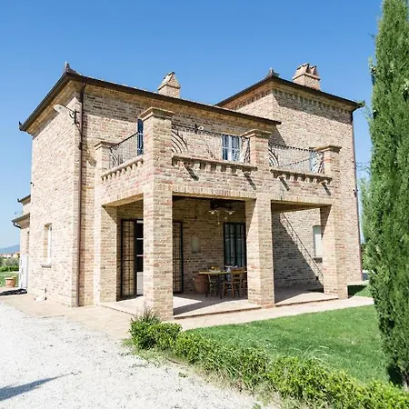 Podere San Giuseppe 住宿加早餐酒店 拉戈堡
