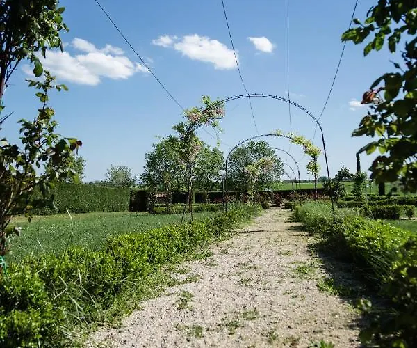 Podere San Giuseppe Bed & Breakfast 4*